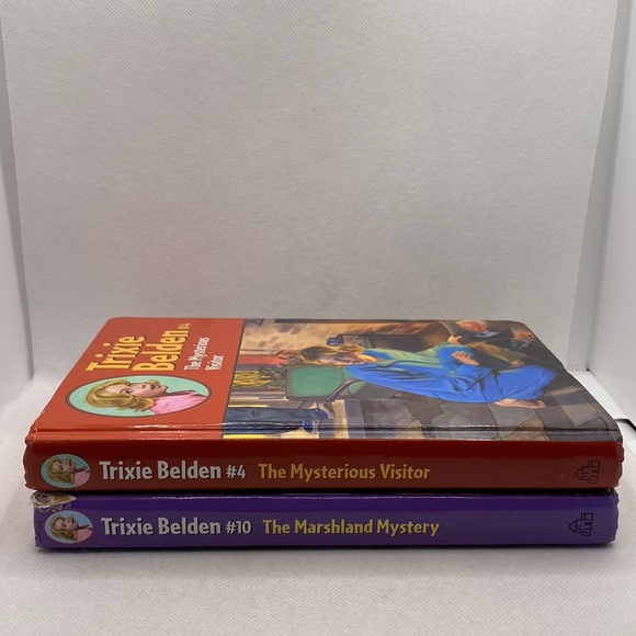 Trixie Belden Books: The Mysterious Visitor and The Marshland Mystery - Picture 16 of 16
